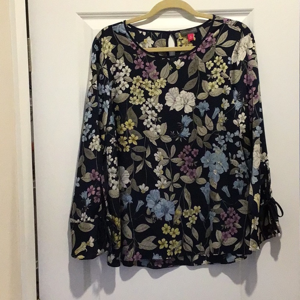 Vince Camuto Floral Print Top with Yellow and Purple Accents Size M